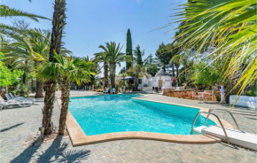 Stunning home in Carovigno with Outdoor swimming pool, WiFi and 3 Bedrooms